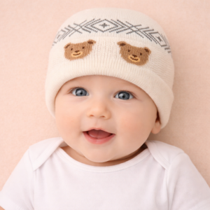 CAPPELLINO NEONATO IN CALDO COTONE CON ORSETTI  – TAGLIA UNICA