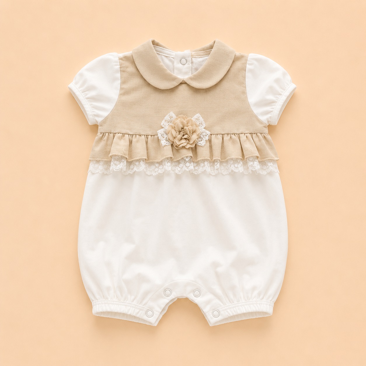 PAGLIACCETTO NEONATA ELEGANTE BIANCO E BEIGE IN COTONE ELASTICIZZATO - immagine 2